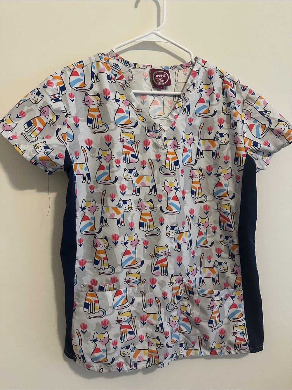 White Cat-Print V-Neck Scrub Top